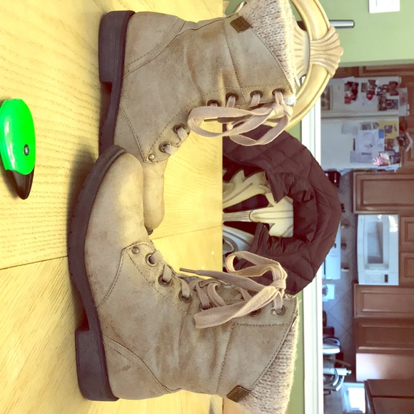 Roxy Combat Boots - Picture 1 of 5